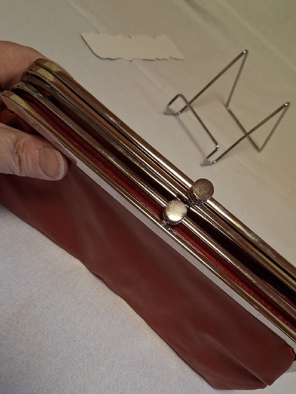 Classic Women's Kiss-Lock Clutch - Red - Picture 2 of 10